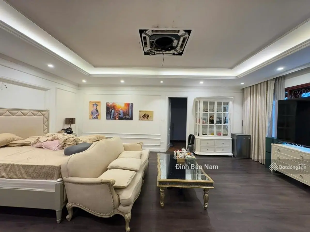 Đội Cấn 108m2 5 tầng mặt tiền 16.8m lô góc 2 mặt tiền ô tô tránh sổ đỏ vuông đẹp cách mặt phố 20m