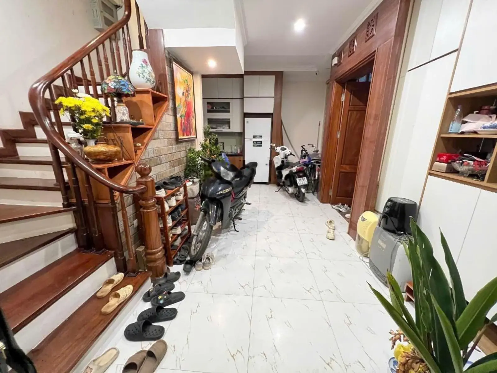 Bạch Mai, đầu Trần Khát Chân - Phố Huế - 52m2 x 5 Tầng - 7 Ngủ - Đang cho thuê gần 30 triệu/tháng