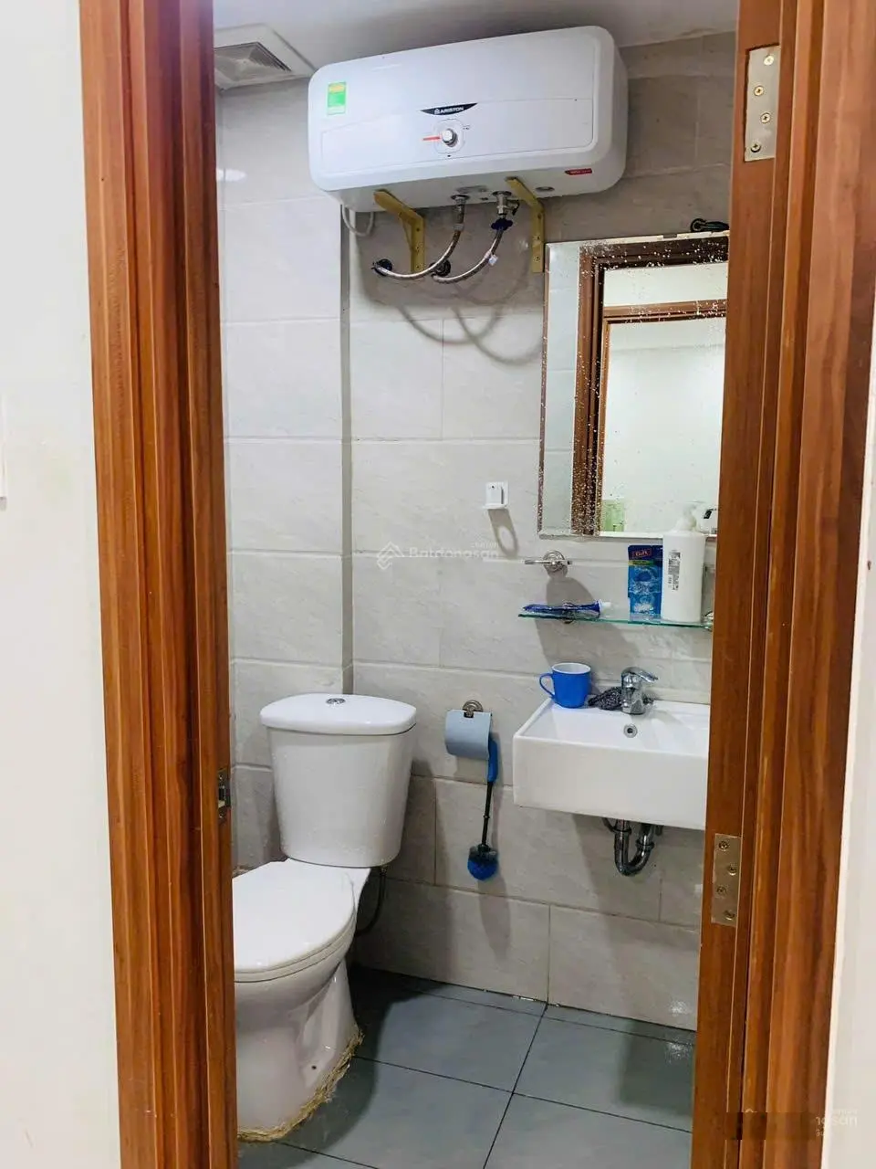 Bán gấp căn hộ 2Pn 2WC 57m2, giá chỉ 1,190 bao thuế phí, Có nội thất gỗ-093201326