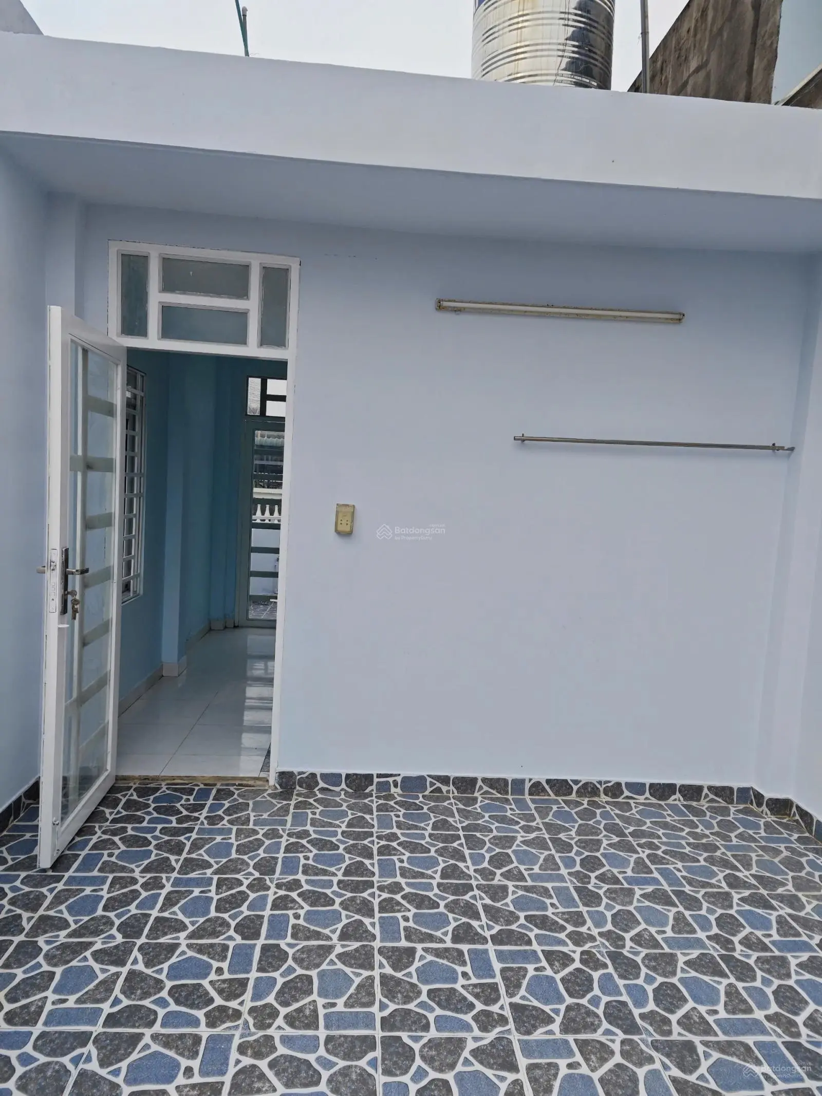 Cần bán gấp nhà 1 trệt 2 lầu, 2MT hẻm xe hơi đường Gò Cát, Phú Hữu, DT 58m2/4.25 tỷ TL