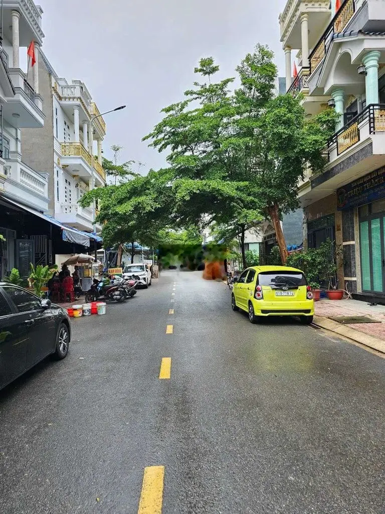 Bán nhà mặt tiền giá 2,2 tỷ, diện tích 60 m2, tại Thuận An, Bình Dương