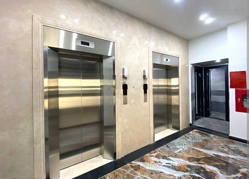 Bán nhà Cầu Giấy, Hoàng Quốc Việt. Mặt phố. 250/270m2 - 8T - MT 11m. Chào 130 tỷ. ĐT 0862 163 ***
