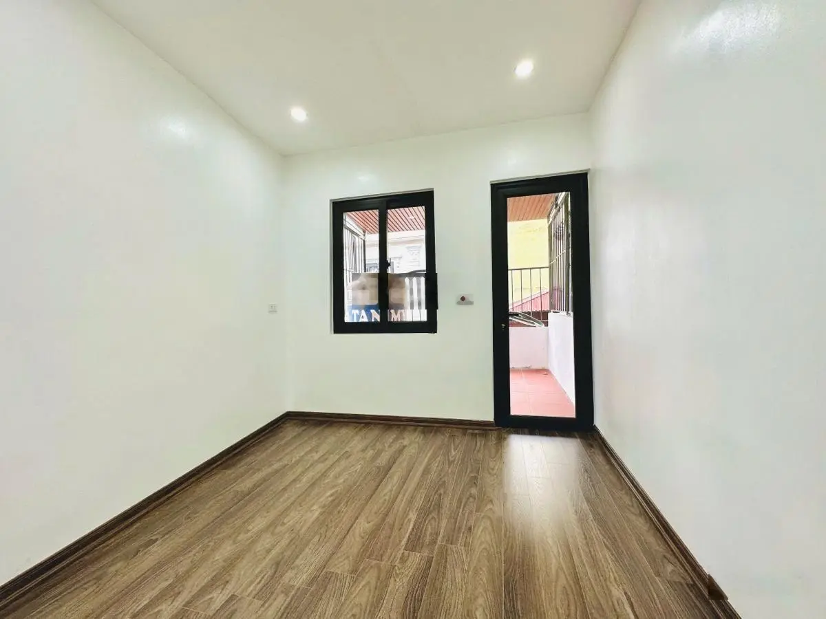 Siêuphẩm mặt phố.kinh doanh đỉnh cao. nhà bán.phố phù tiên. diện tích 15 mét vuông.5 tầng vip