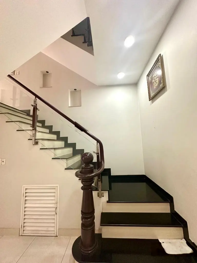Mặt tiền đường số 7 - khu vip trung sơn - nhà 5 tầng mới đẹp lung linh - xe hơi ngủ trong nhà