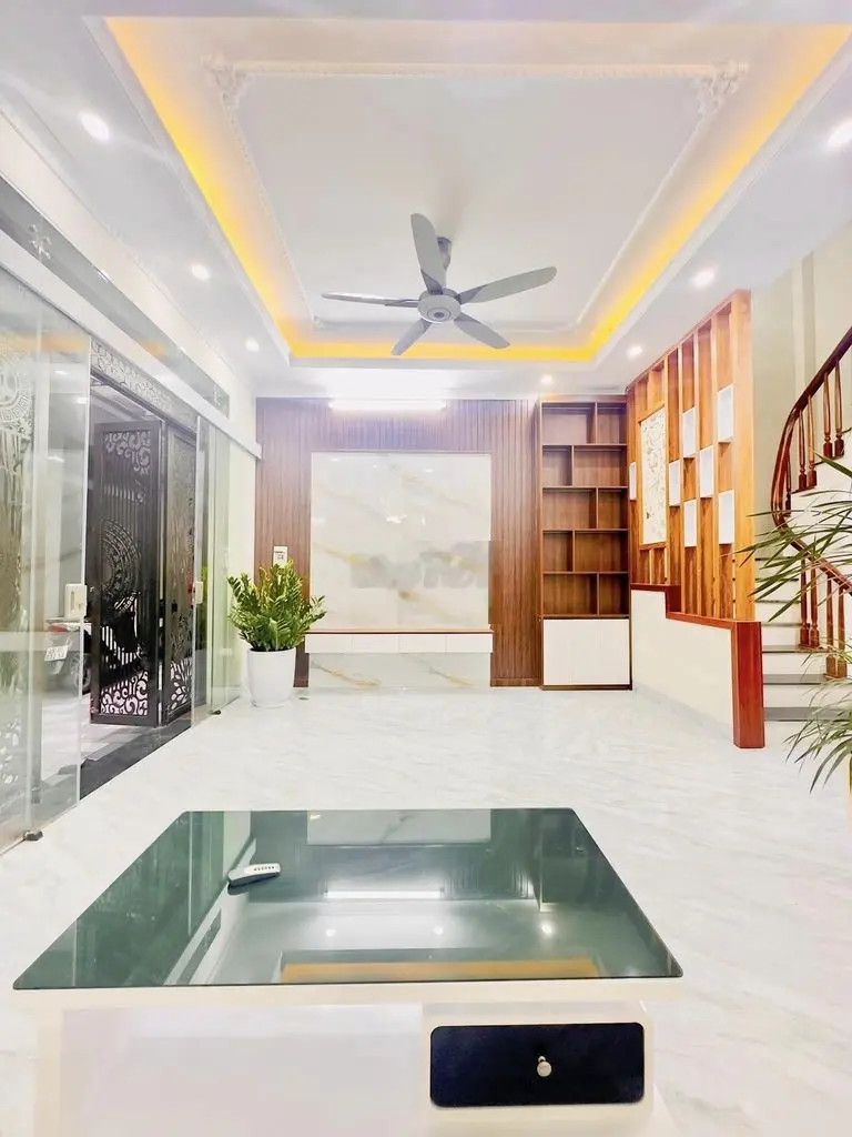 Quang tiến 68m2-4 tầng - ô tô vào- kinh doanh -dân trí cao- tiện ích..
