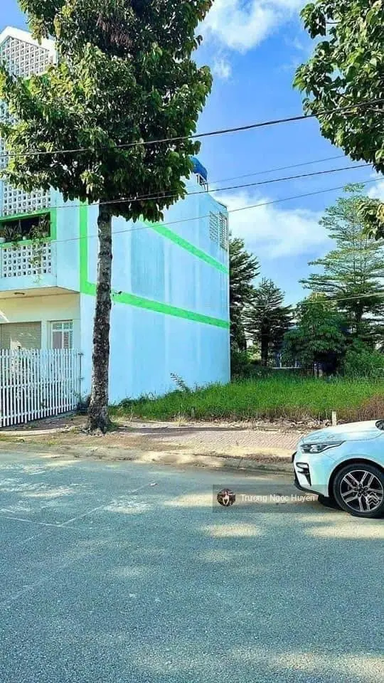 Bán đất mặt tiền Đ. Cầu Vòng, Phường 5 gần bệnh viện đại học Trà Vinh 120m2 giá 500triệu SHR