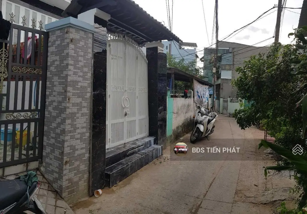 Nhà bán SHR. Đường Nguyễn Văn Cự, DT: 64m2 ( 3,1m x 22m) Có 2 phòng ngủ, giá bán 3.3 tỷ TL
