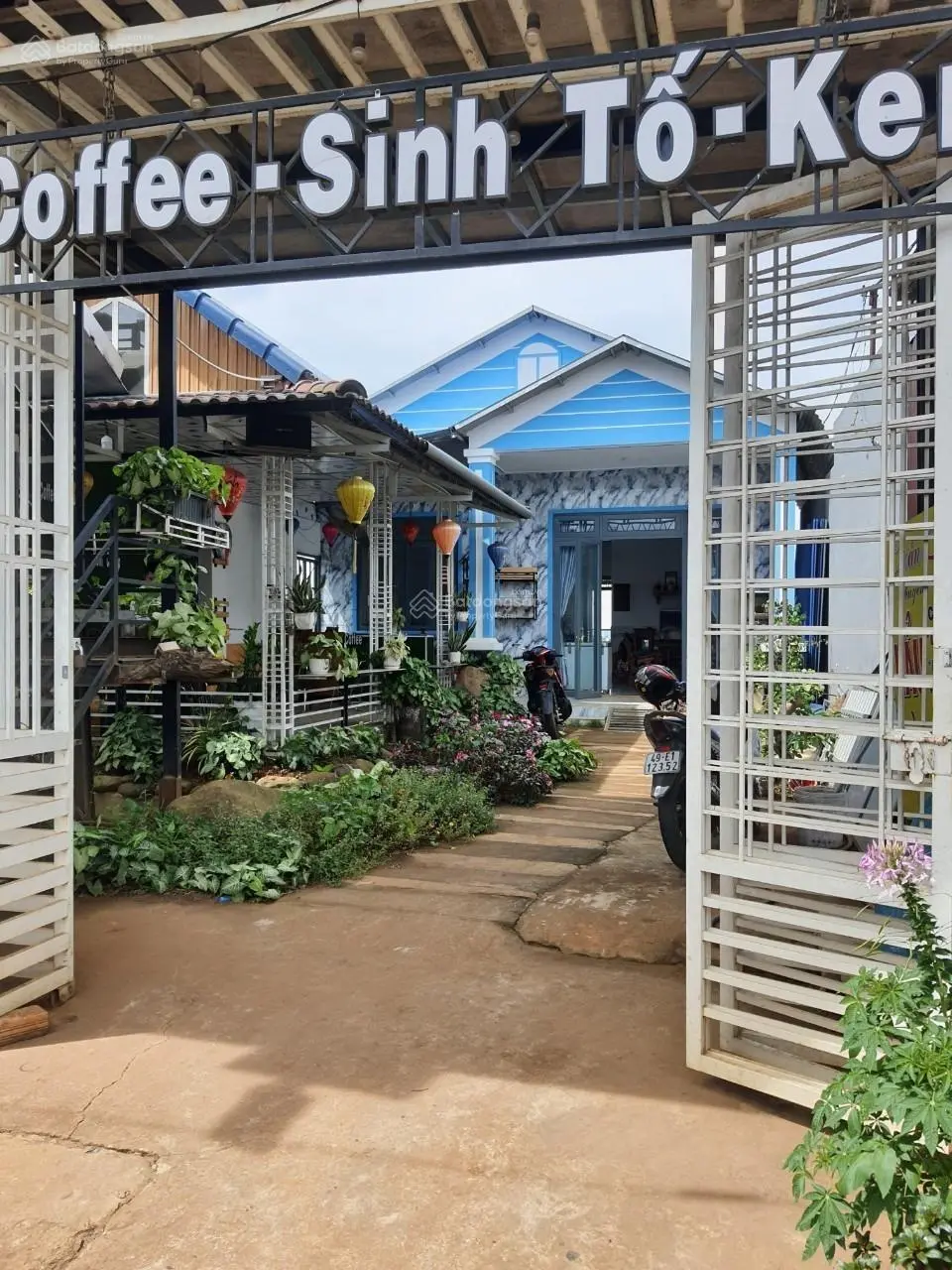 Bán nhà có quán cafe ngã 3 cửa rừng 8x42m, giá 2 tỷ 7 TL