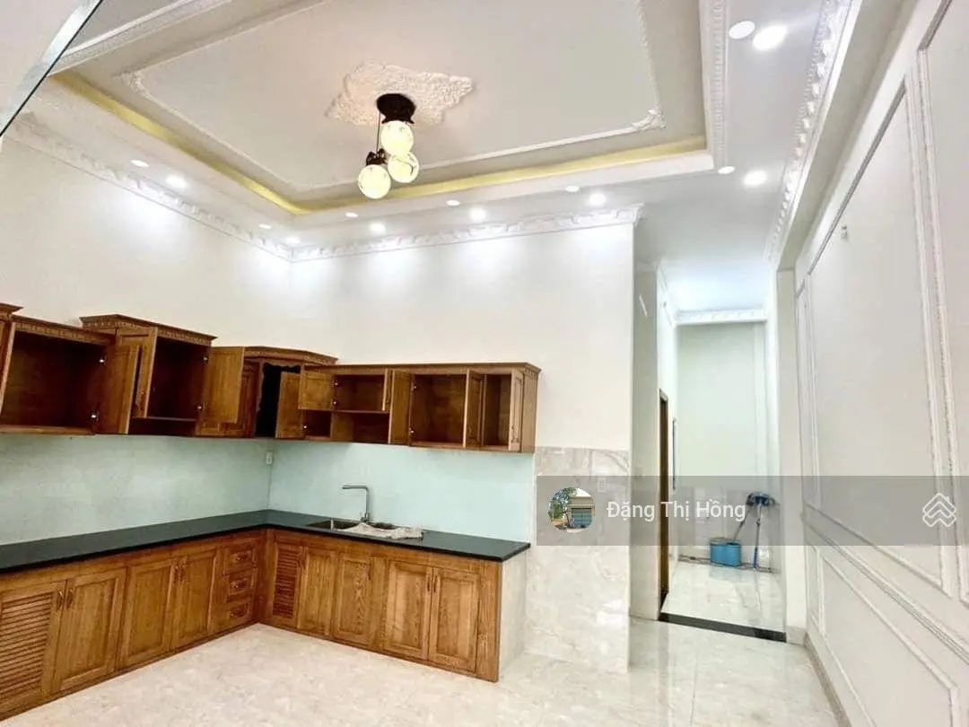 Bán gấp nhà đường Bà Điểm 5, 68m2 khúc giao với Nguyễn Ảnh Thủ 1T2L đang cho thuê 7tr/th SHR