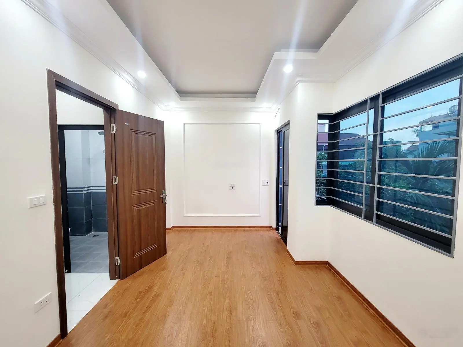 Nhà khu ngã tư Canh ngay quận Nam Từ Liêm, cách chợ chỉ 800m 6 phòng ngủ thoáng vừa ở vừa cho thuê