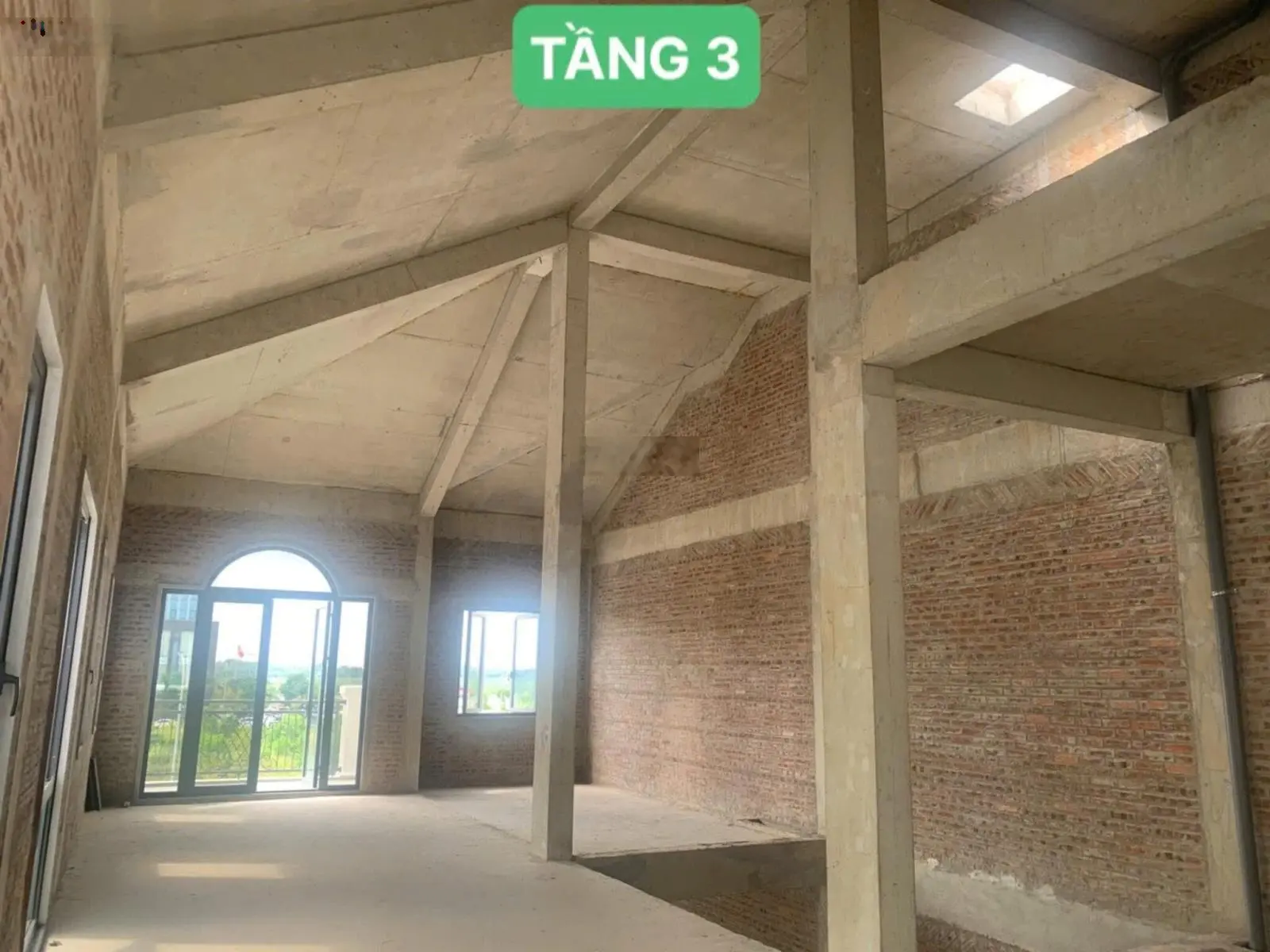 Bán biệt thự hướng Đông Nam duy nhất, diện tích 212.6m2, 3 tầng 367m2 sàn gần Sông Mã, đường 28m