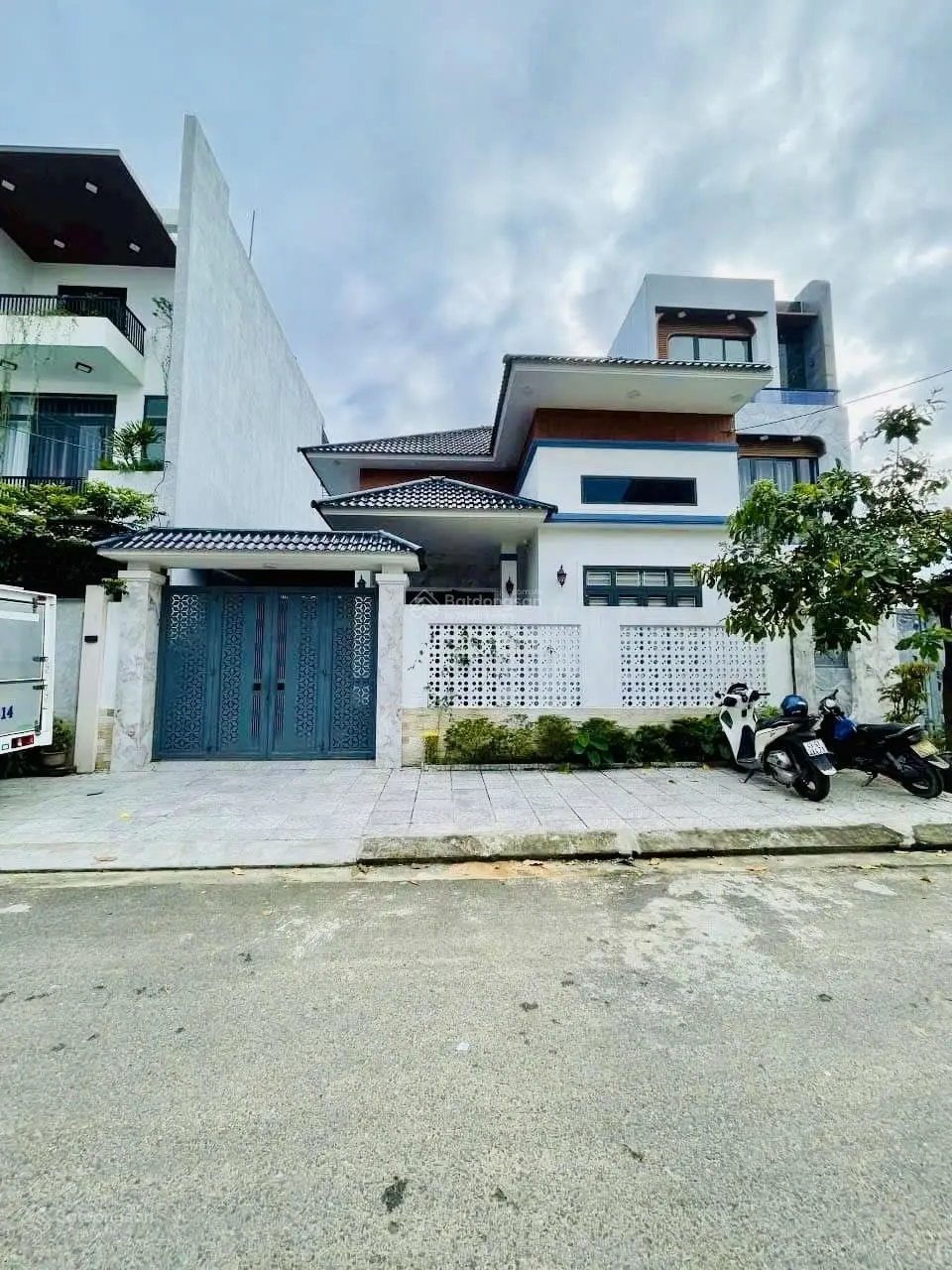 Bán siêu phẩm biệt thự còn mới giá chỉ nhỉnh giá đất cho đại gia nào muốn an cư Đà Nẵng