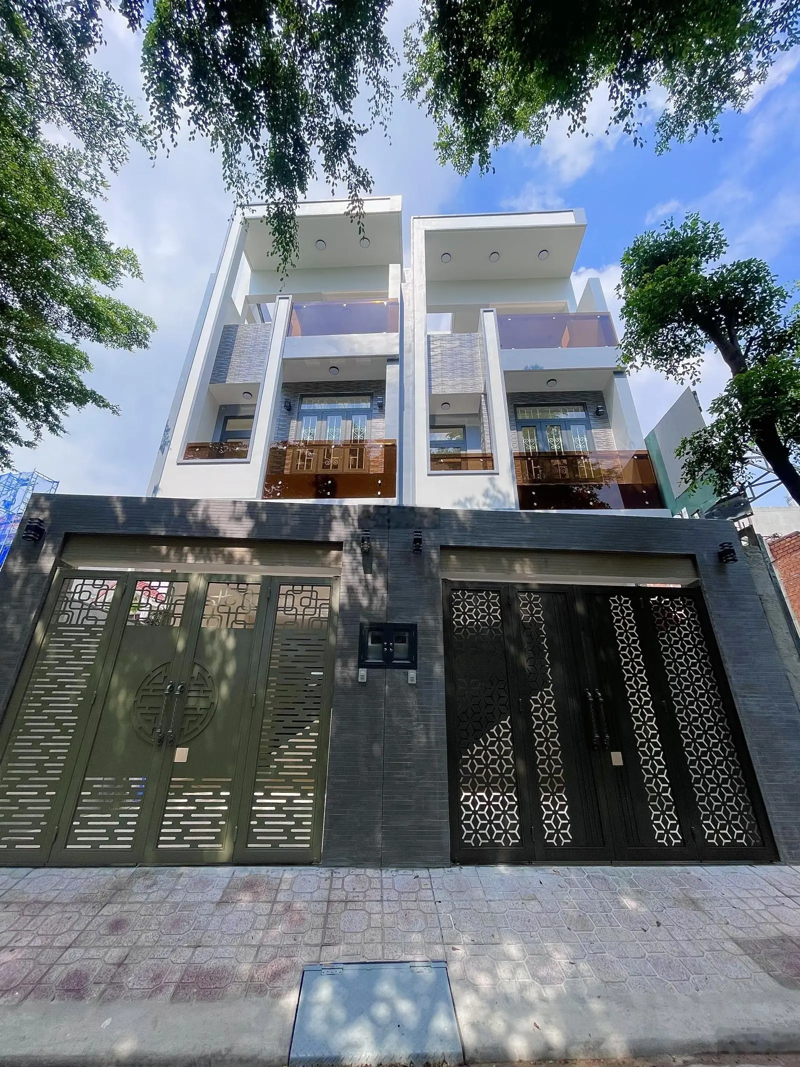 Nhà 3 tầng 180m2 sử dụng, gần Vạn Phúc City, UBND phường, Khu gần sông thoáng mát