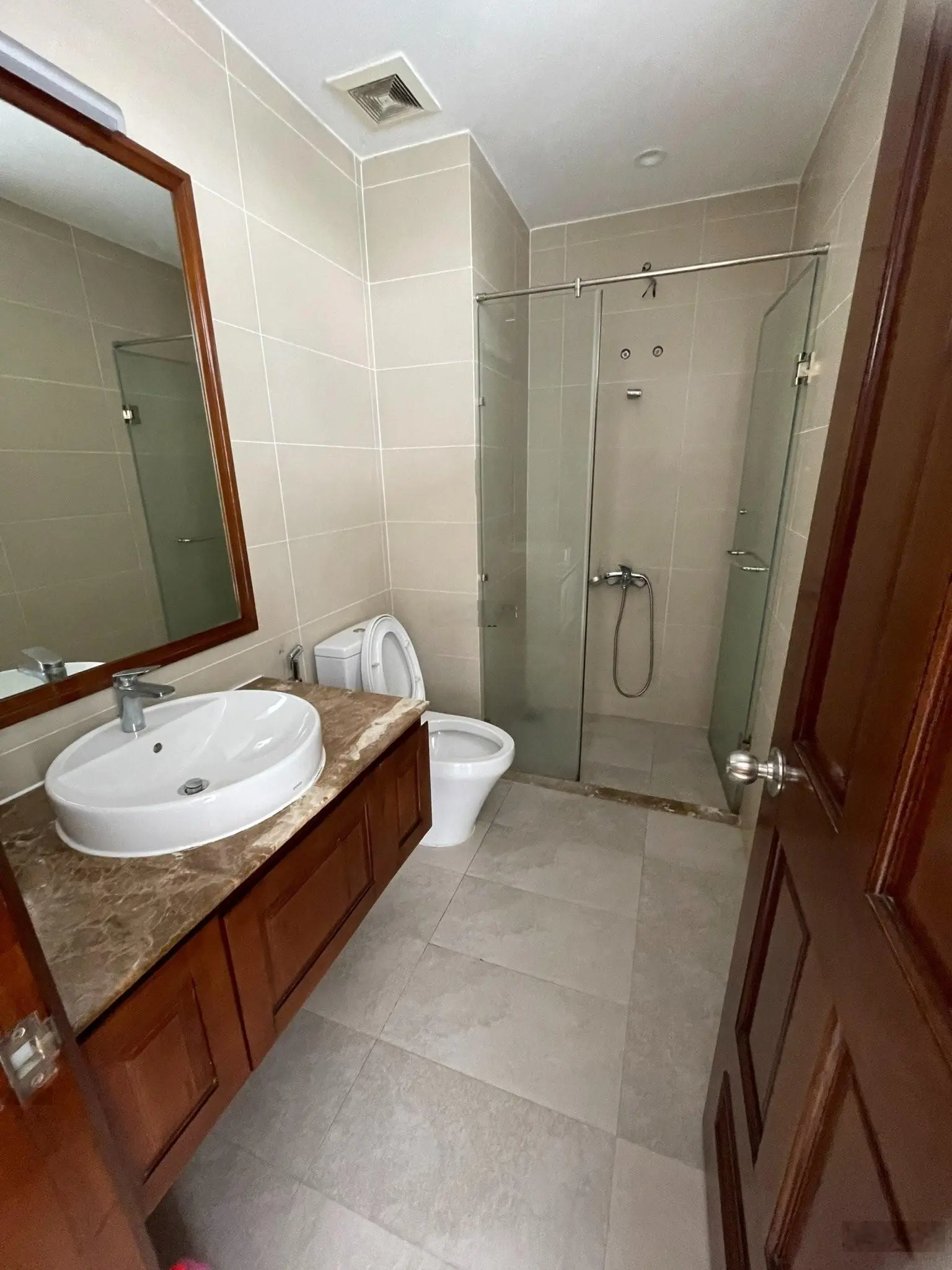 Bán căn hộ Sky Center, 3PN, 3WC, 139m2, Block D , lầu trung ,nội thất , giá 7 tỷ 2, LH : 0908 435 ***
