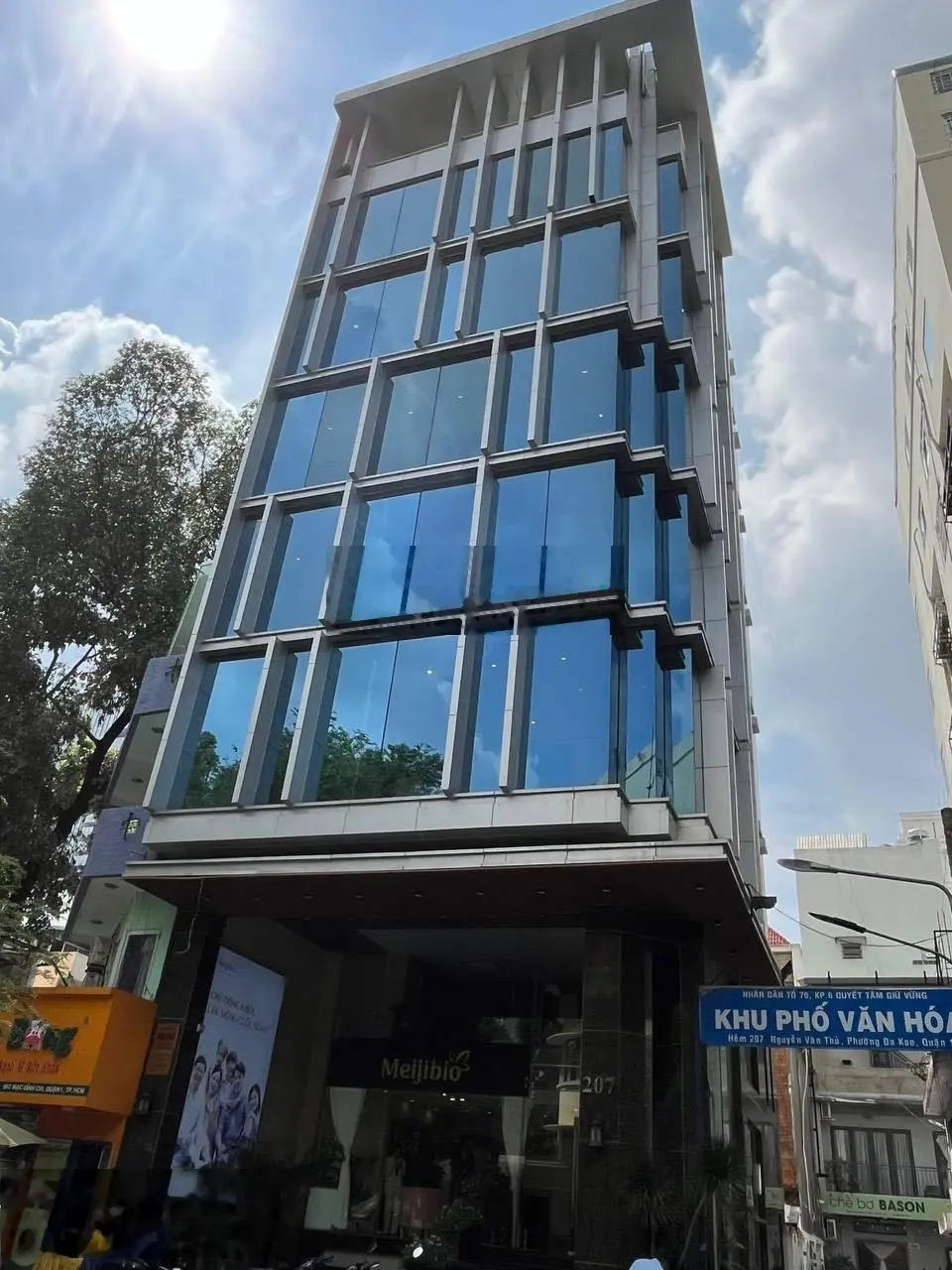 Bán Toà nhà VP góc 2 mặt đường Nguyễn Văn Thủ, Đakao, Q1. 9 x20m. Hầm 9 tầng. HĐT 350tr. Giá 103 tỷ
