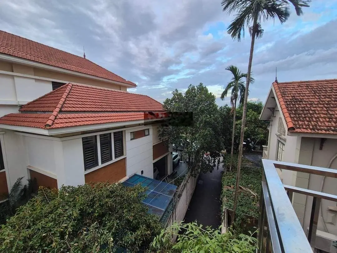 Bán gấp nhà siêu hiếm view triệu đô Đức Diễn. 63m2 x 5 tầng xung quanh ngập tràn tiện ích khu vip