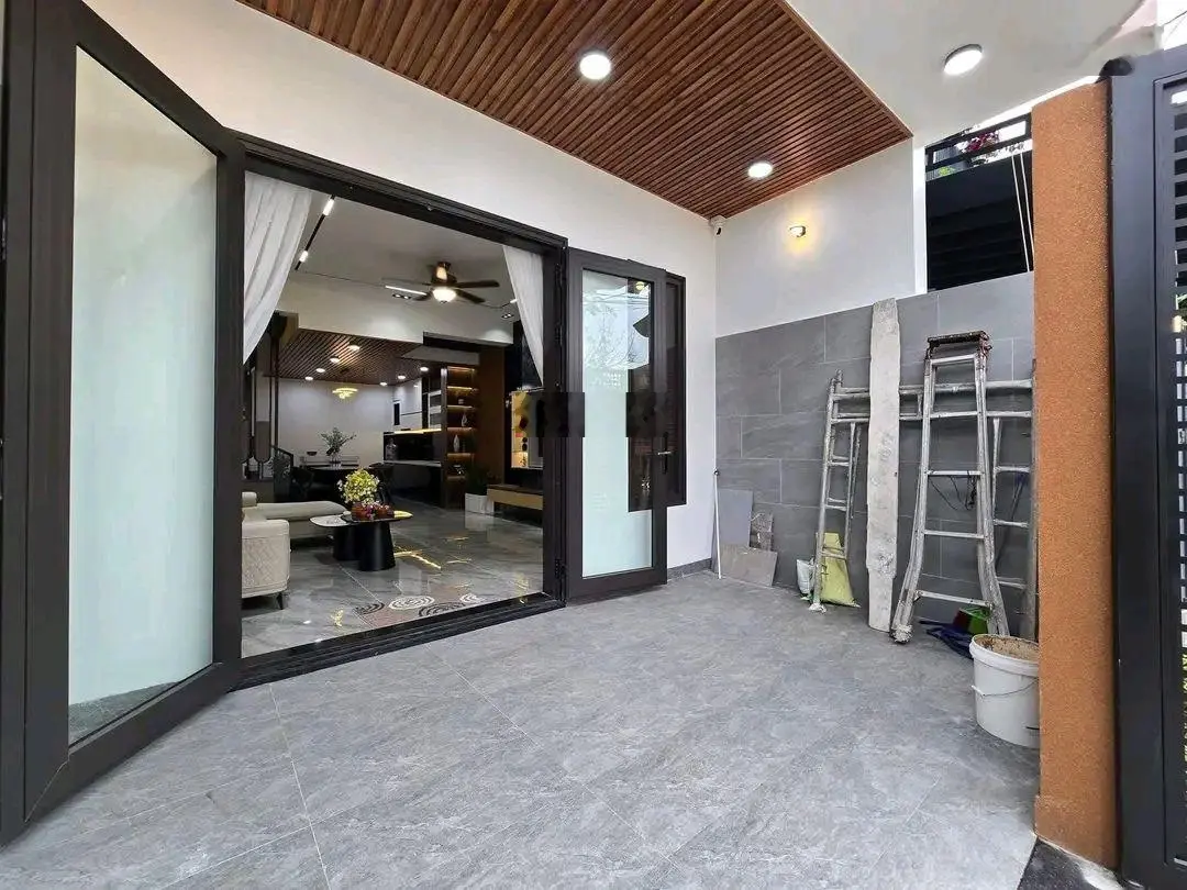 Con du học thiếu tiền cần bán nhà Bùi Hữu Nghĩa - P. 5 - Q.5, đang cho thuê 24tr, giá 3tỷ42/77,55m2