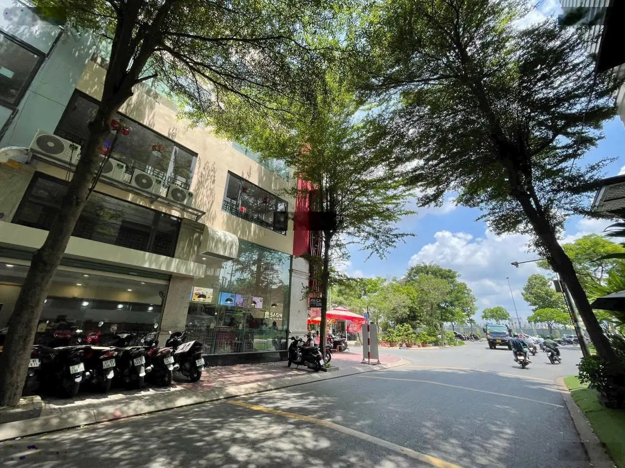 Hàng hiếm ! Bán nhà căn góc 2 MT khu DC Kim Sơn, quận 7 (8x20m, 5 tầng, HĐT 120tr), giá 32 tỷ