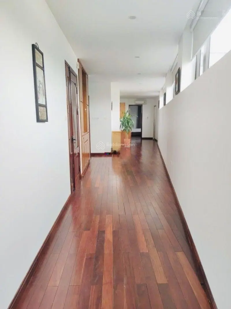 Chính chủ tôi cần thanh khoản gấp tòa siêu phẩm 198m 8 tầng thang máy Tây Hồ Hà Nội vị trí đắc địa
