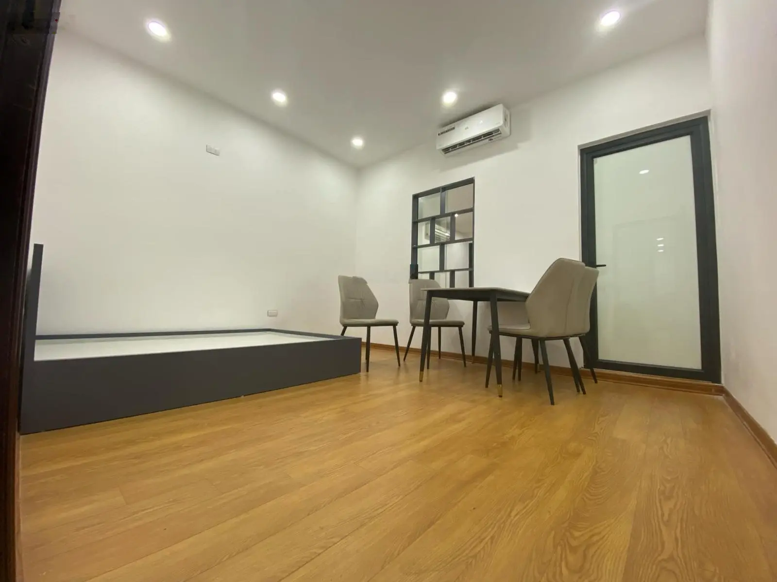 Bán Căn hộ TT 50m2 - 2PN tại Núi Trúc - Ba Đình - 2tỷ480