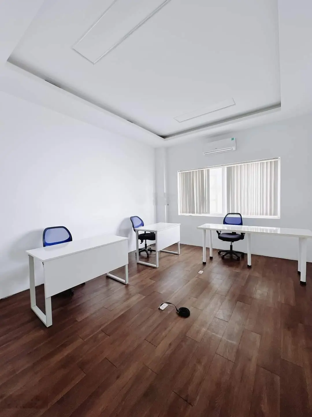 Bán nhà Đ Hoàng Diệu. TT hành chính Quận 4. DT 50m2 - giá 10 tỷ. 6m x 13m. 2 tầng - oto vào nhà