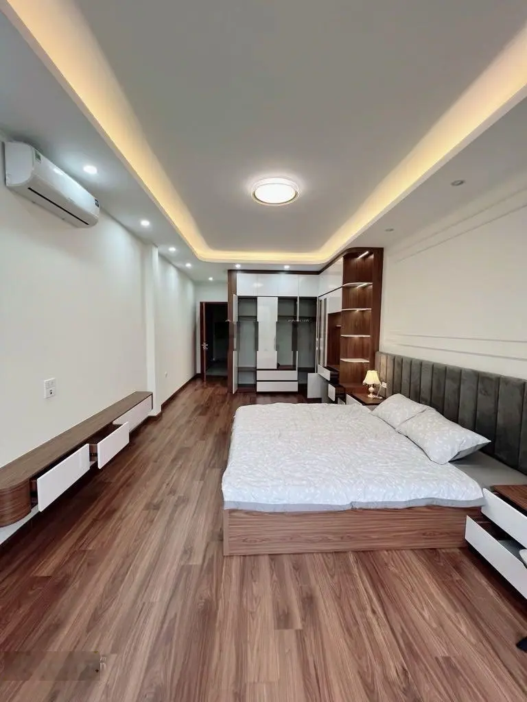 7 tầng thang máy - sát mặt chợ Văn La - 50m ra mp quang trung - phân lô vỉa hè kinh doanh