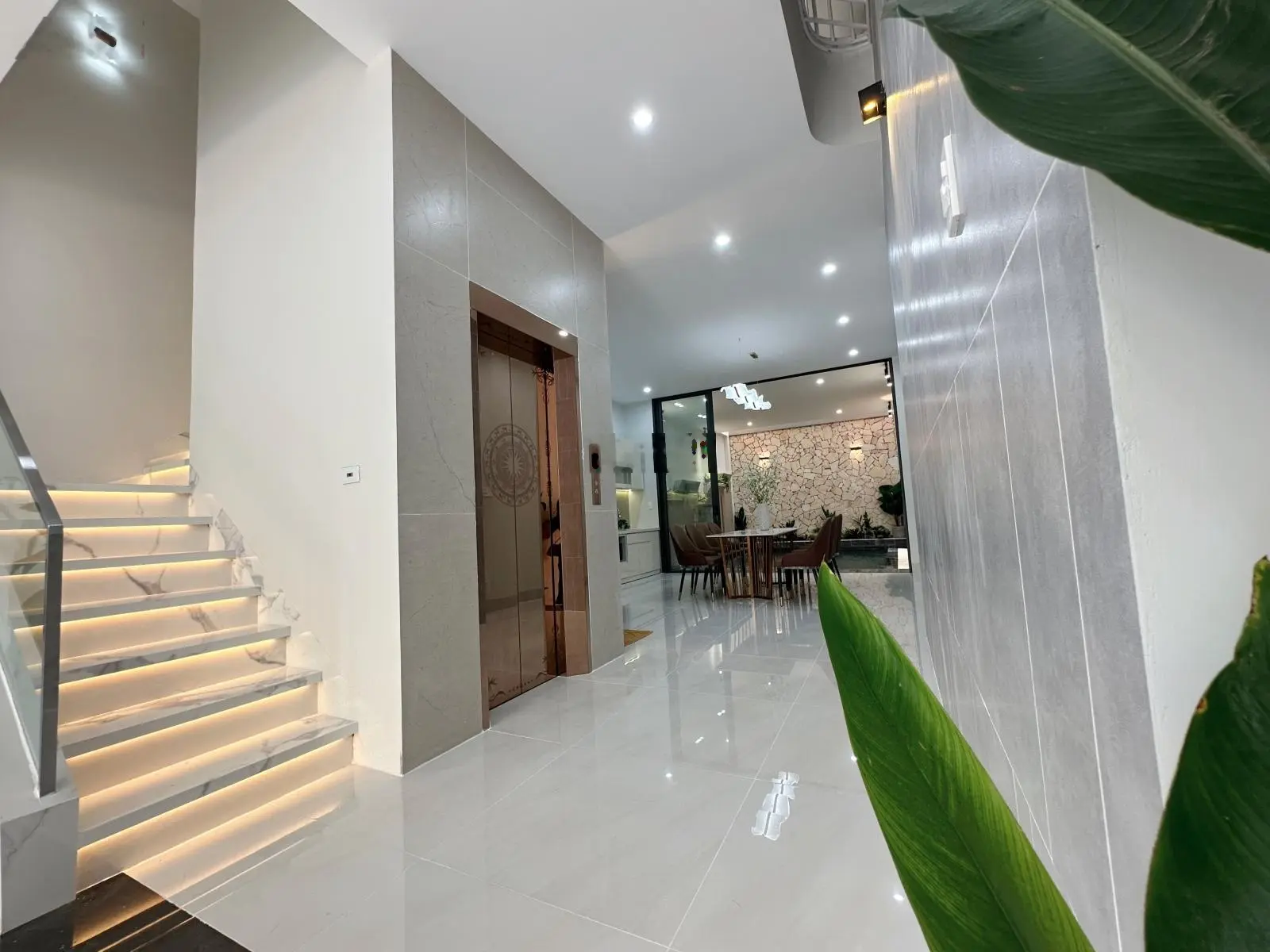 Bán nhà mặt phố tại E6 Thái Văn Lung, 16,9 tỷ, 100m2, giá tốt