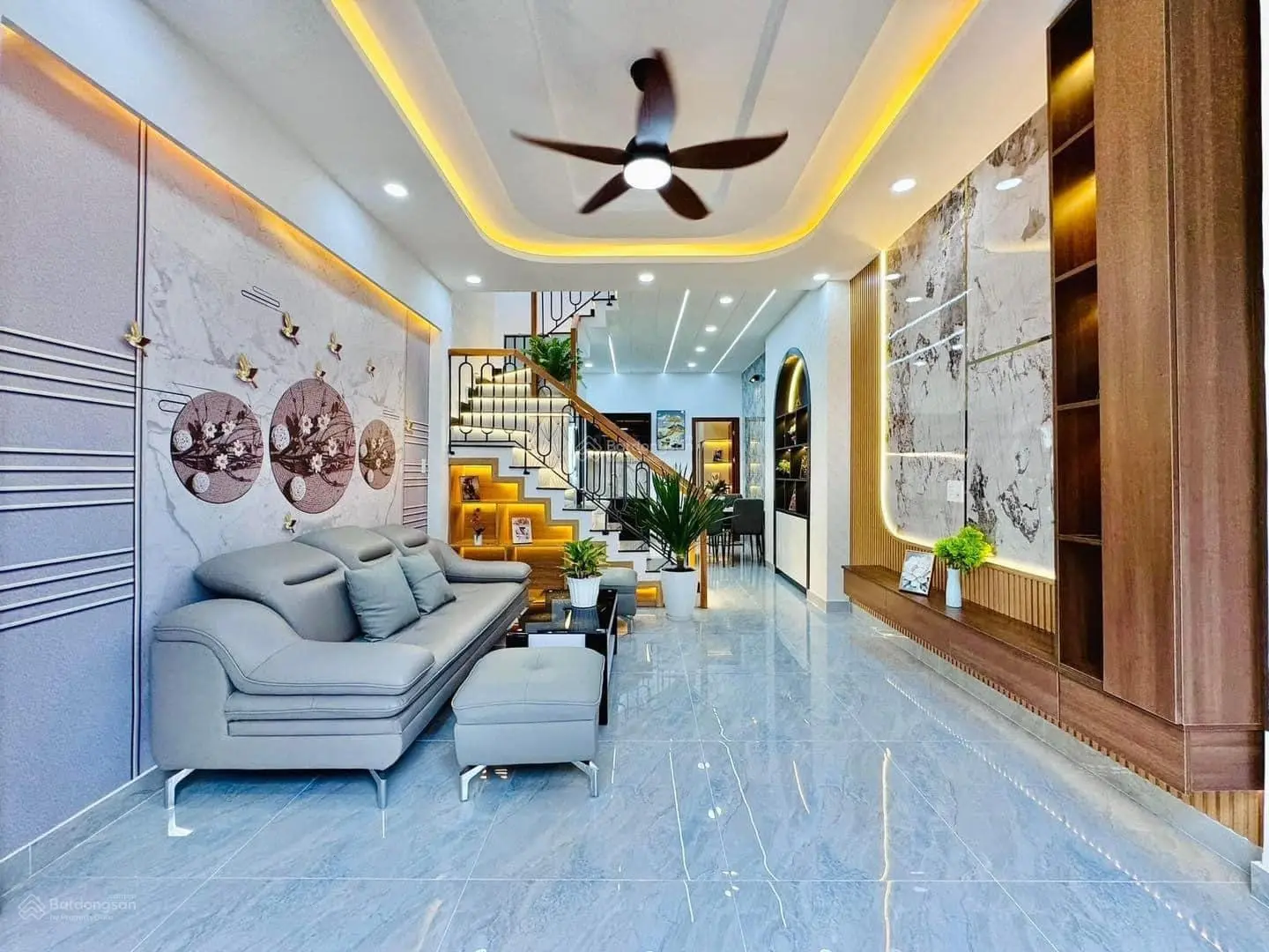Cần Bán Nhà Mặt Tiền Đường Trần Hưng Đạo (1trệt1 lầu,giá 980 triệu) Dĩ An Ngay Ga Dĩ An Sổ Hồng Sẵn