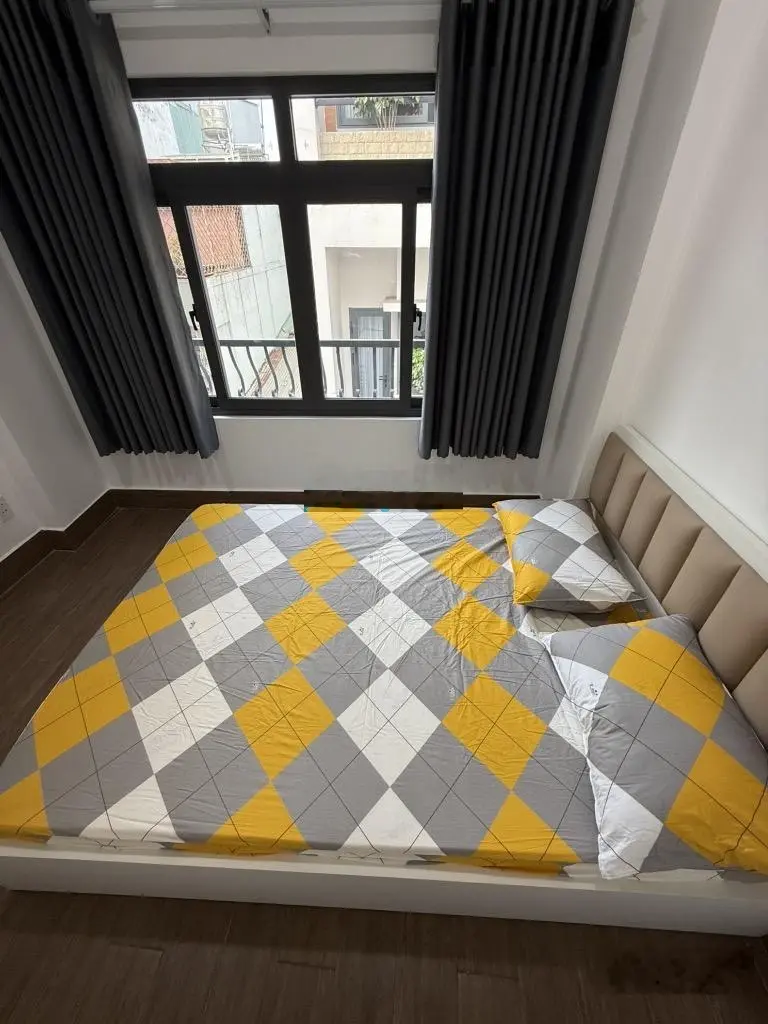 Chỉ 5.2 tỷ có nhà Nguyễn Hồng Đào, Q. Tân Bình - Nhà mới, đủ nội thất - 3PN, 3WC, 3 tầng, P. Khách