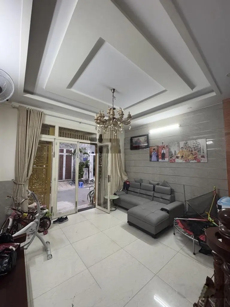 Nhà 3 tầng Đỗ Xuân Hợp, 83m2, ngang 5.2m, HXH, ngay ĐH Văn Hoá, nhỉnh 6 tỷ