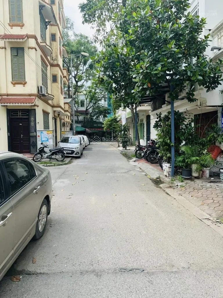 Lô góc 2 mặt thoáng kinh doanh vỉa hè Bắc Linh Đàm Hoàng Mai