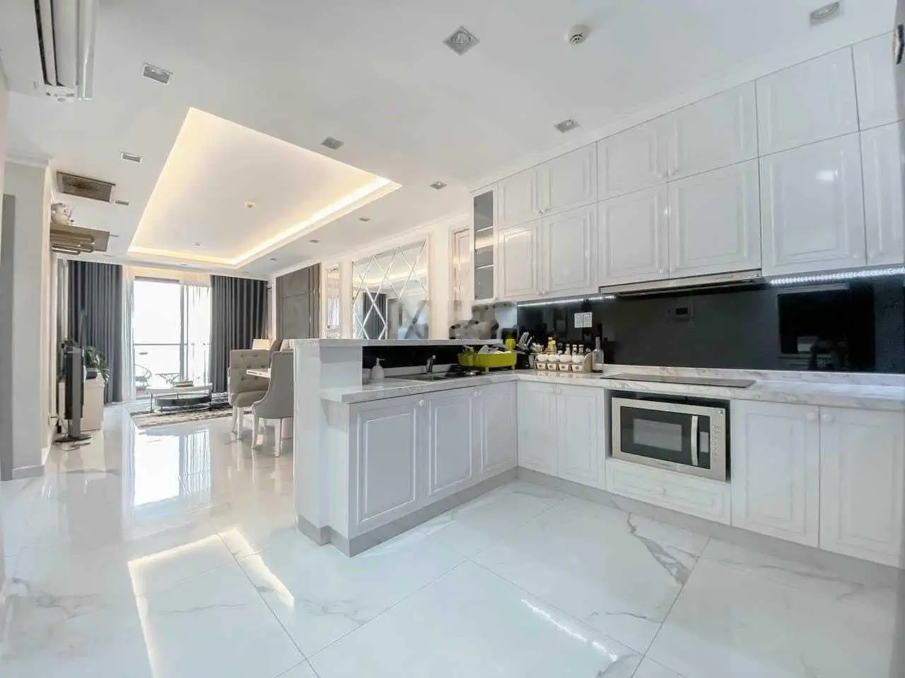 Cần bán CHCC Central Garden(chợ Nga) Võ Văn Kiệt, Quận 1. DT 80m2 - 2PN 2WC giá 3,9 tỷ (Có sổ hồng)