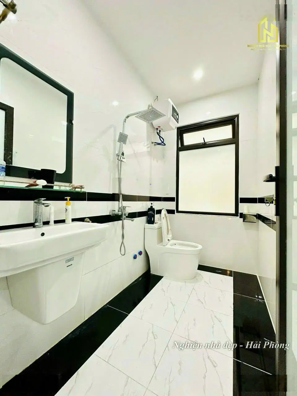 Chính chủ bán Nhà đẹp tại phố Đông Khê thông Lê Hồng Phong, ô tô đỗ cách nhà chỉ 10m.