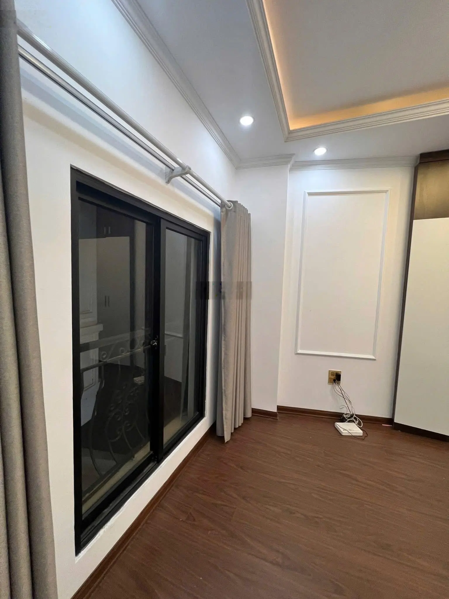 Nhà đẹp giá rẻ nhất tại 541 Bát Khối. 5 tầng. Ngõ nông rộng. Xây mới. Có thương lượng