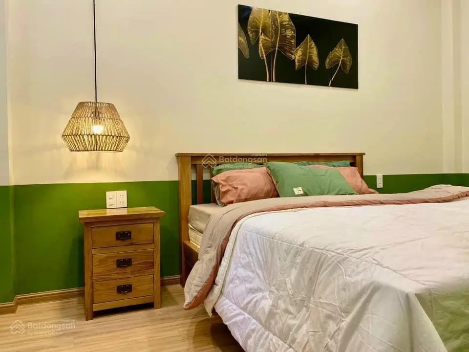 Bán biệt thự sân vườn kiểu Châu Âu - ngang 8m 200m2 đường 138, P. Tân Phú, TP. Thủ Đức (Q9)