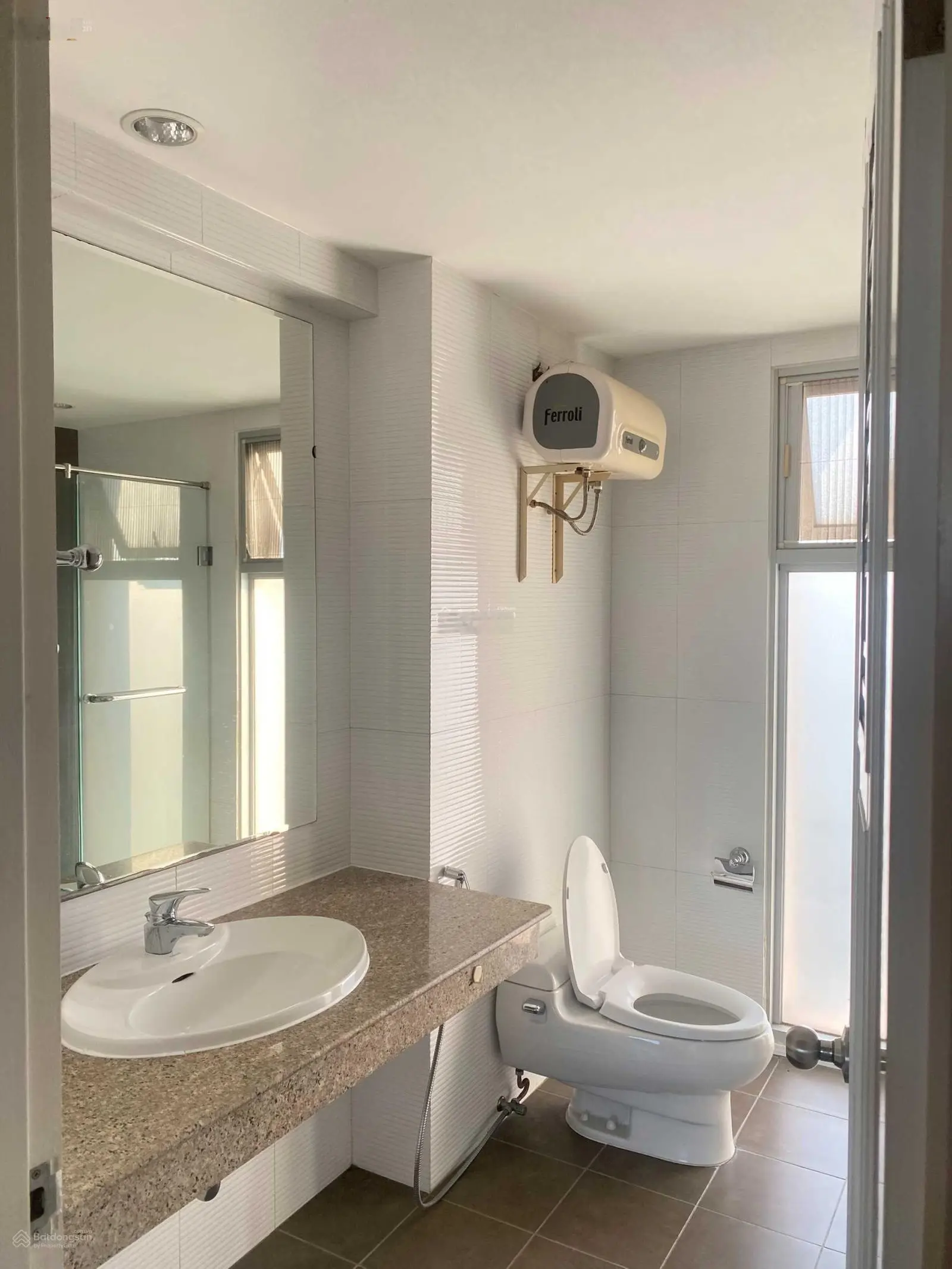 Cam kết đúng giá rẻ nhất thị trường, căn Grand View 150m2, giá 10.2 tỷ ban công dài