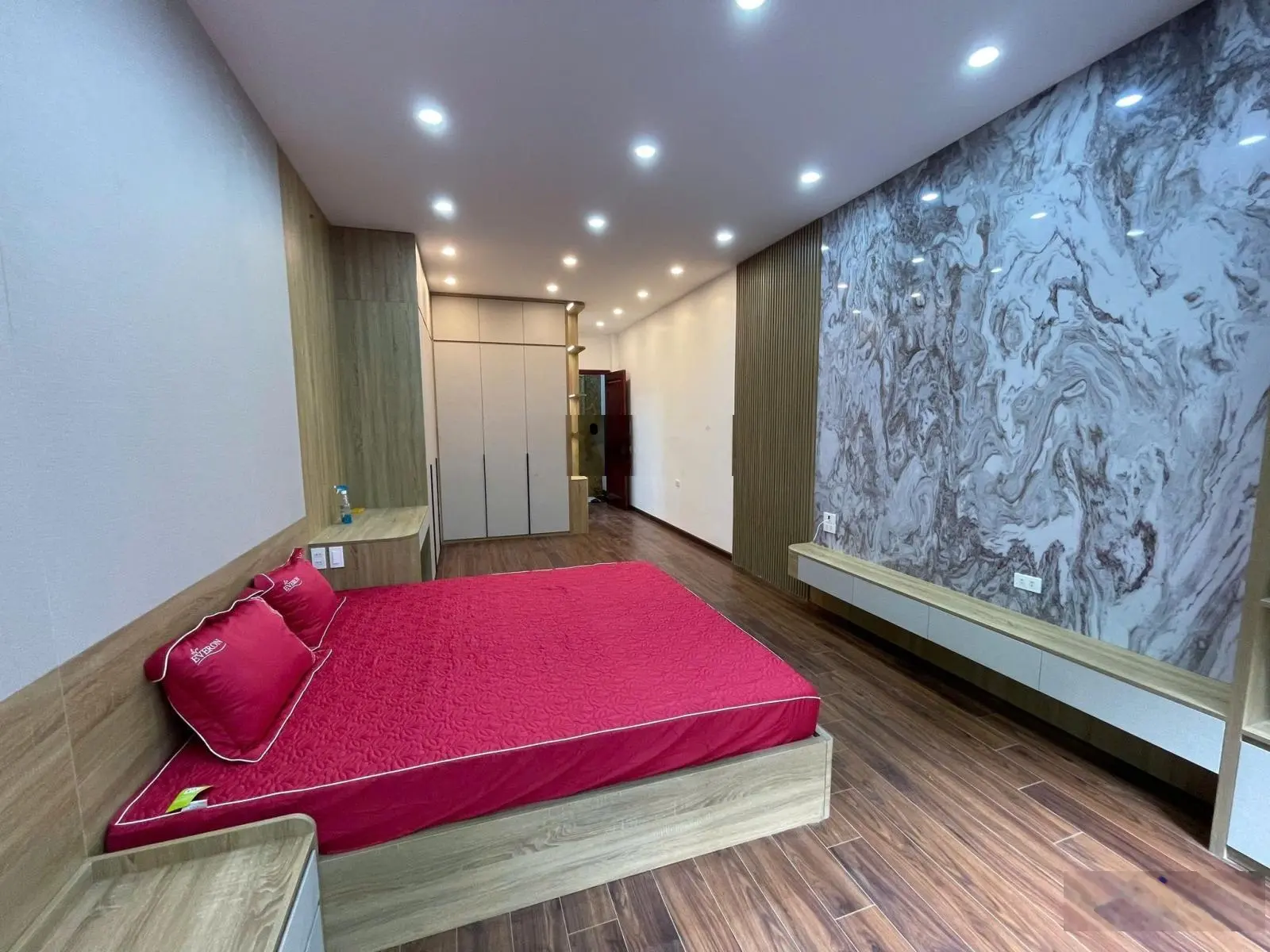 Xuân Đỉnh - nhà mới - thang máy - 7 tầng x 36m2, gần ôtô, thông thoáng - Giá: 7.9 tỷ