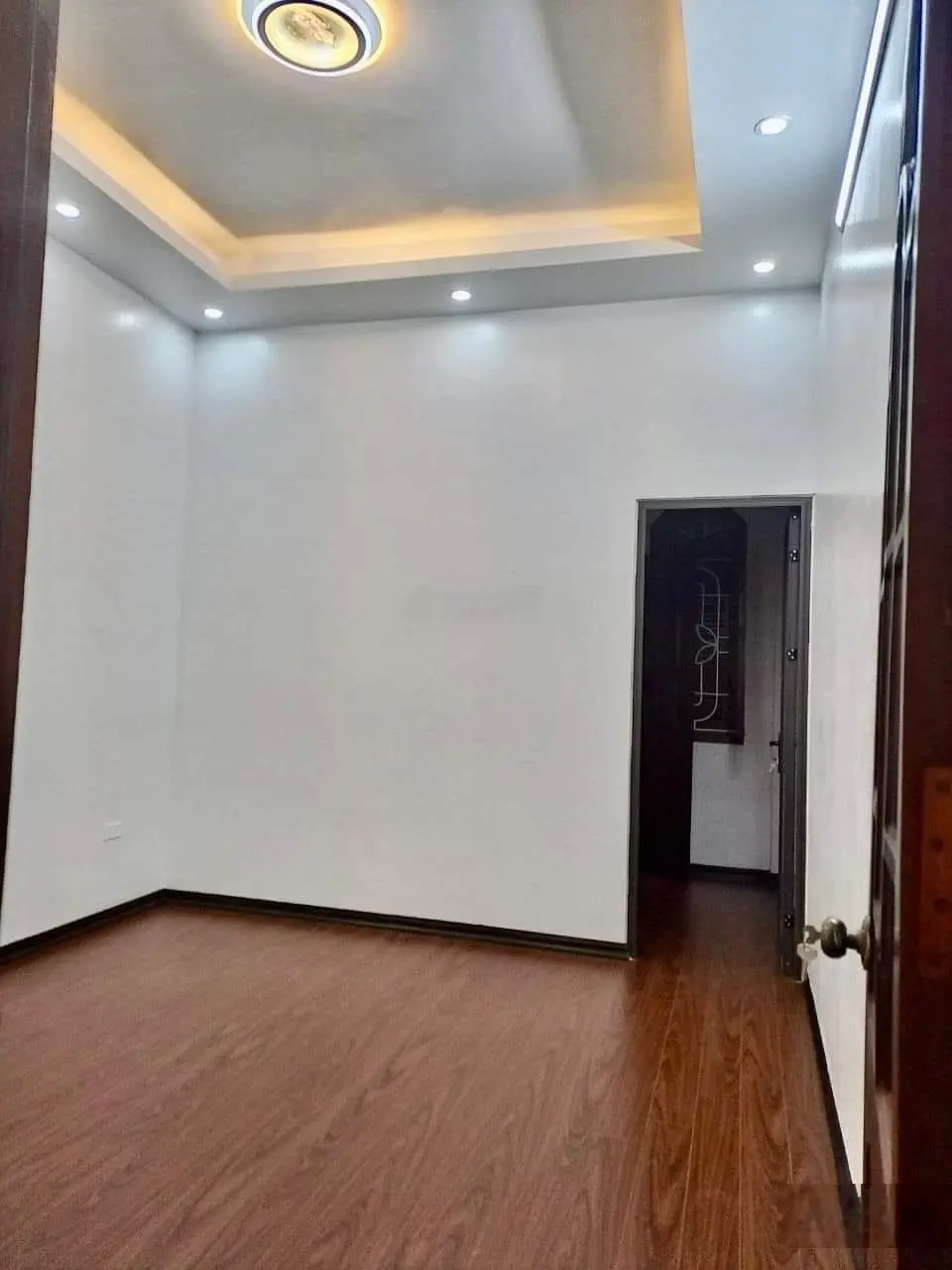 Bán nhà ngõ 79 Cầu Giấy 42.3m2, 5 tầng, 6 phòng, mt 3.5m, chào 8.65 tỷ, ngõ thoáng, 3 gác, ở ngay