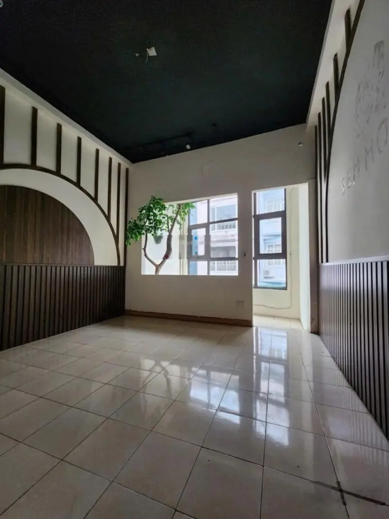 Bán nhà mặt phố đường Nguyễn Hy Quang, giá ưu đãi 22,5 tỷ VND, diện tích 47m2, view đẹp