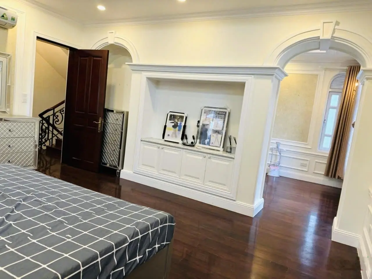 Bán biệt thự đẹp Thảo Điền, Quận 2 DT: 303m2(14mx26m) hầm 3 tầng hồ bơi sân vườn giá 69 tỷ TL