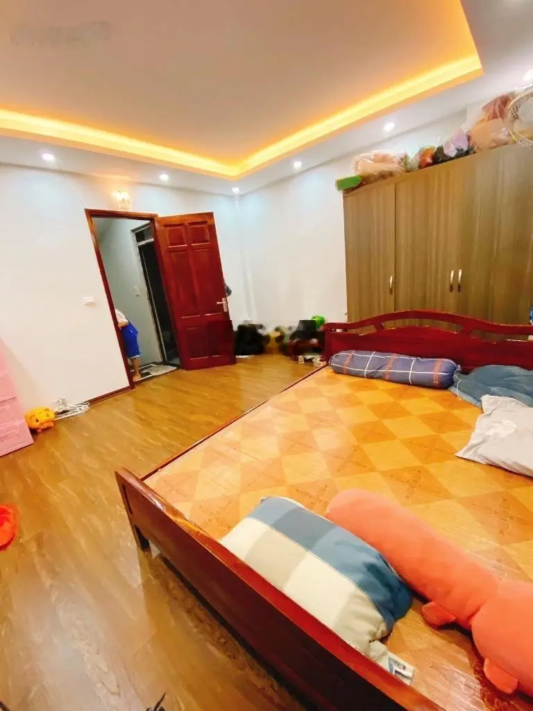 Nhà xây mới 5 tầng Cầu Diễn, 33m2 - 4,05 tỷ, oto đỗ cổng. Diện tích 33m2 x 5 tầng, mặt tiền 4,5m