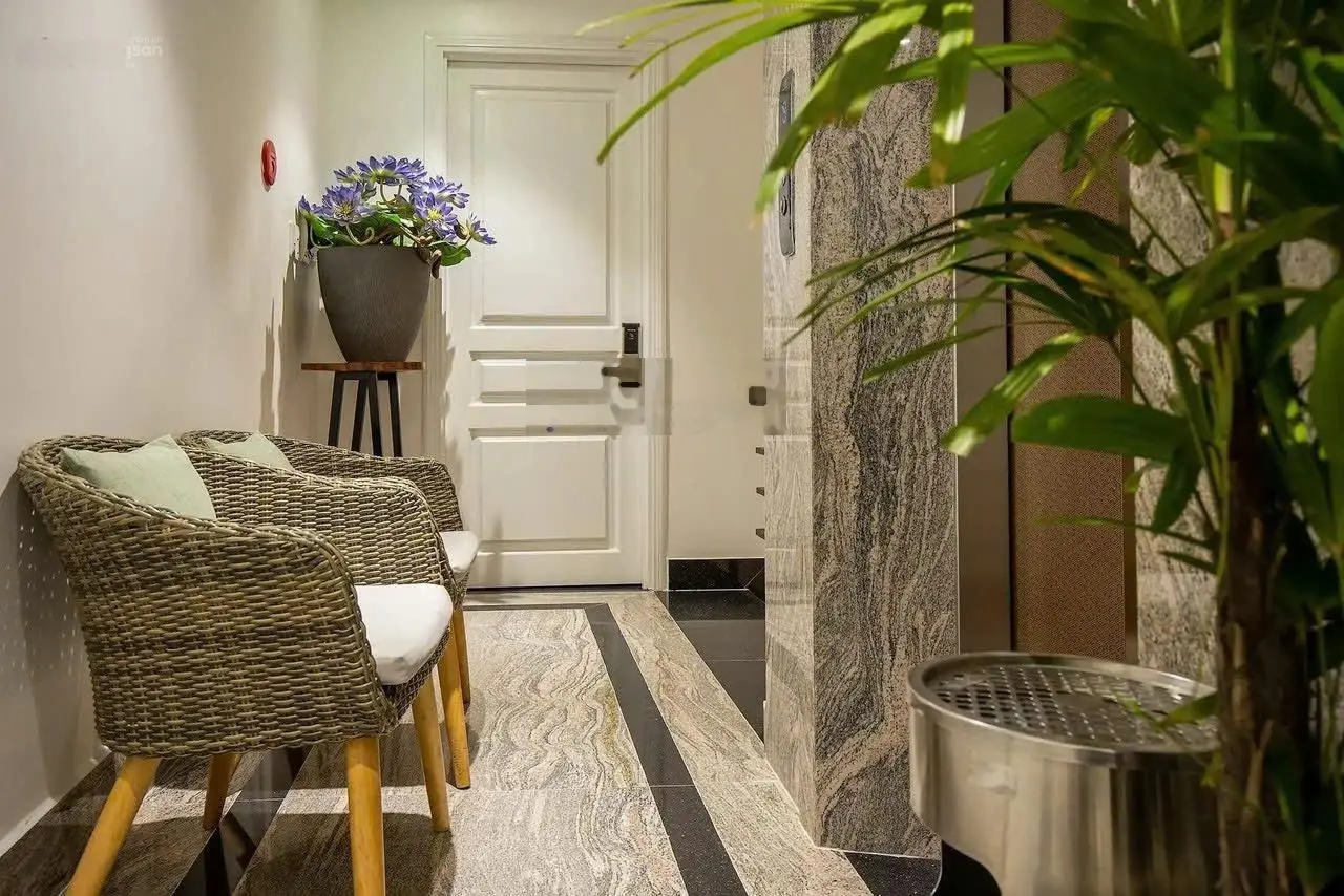 Bán tòa căn hộ giá rẻ mặt tiền đường Vân Đồn thành phố Nha Trang