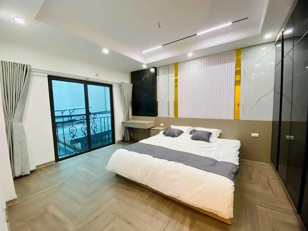 Bán nhà Xuân La - 40m2 - 6 tầng thang máy - ô tô sát nhà - gần Lotte - giá siêu rẻ