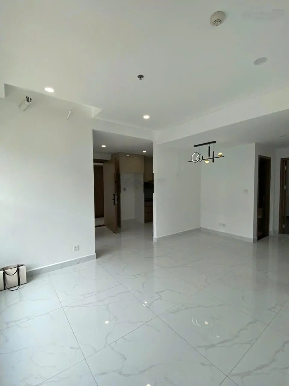 Bán gấp căn hộ Diamond Alnata 2PN-2WC (85,4m2) hướng nhà mát, view cực đẹp