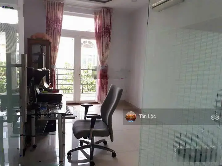 Hàng kín - Góc 2MT ngay Trần Não, Quận 2 - 8x25 CN 196m2 4 tầng giá chỉ 150tr/m2~ 30 tỷ