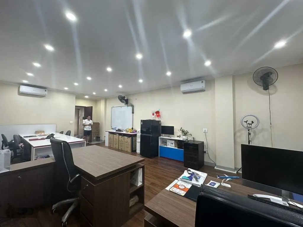BÁN NHÀ PHẠM TUẤN TÀI, GIÁP MẶT PHỐ - GARA Ô TÔ THANG MÁY KDVP ĐỈNH, 60,1M2, GIÁ 27,5 TỶ