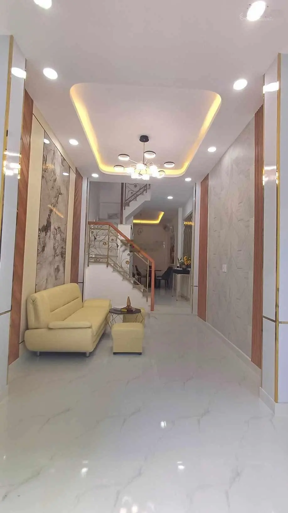 Bán nhà đẹp hẻm xe tải thông, 35m2 2 tầng BTCT, thuận lợi mở văn phòng, kinh doanh.