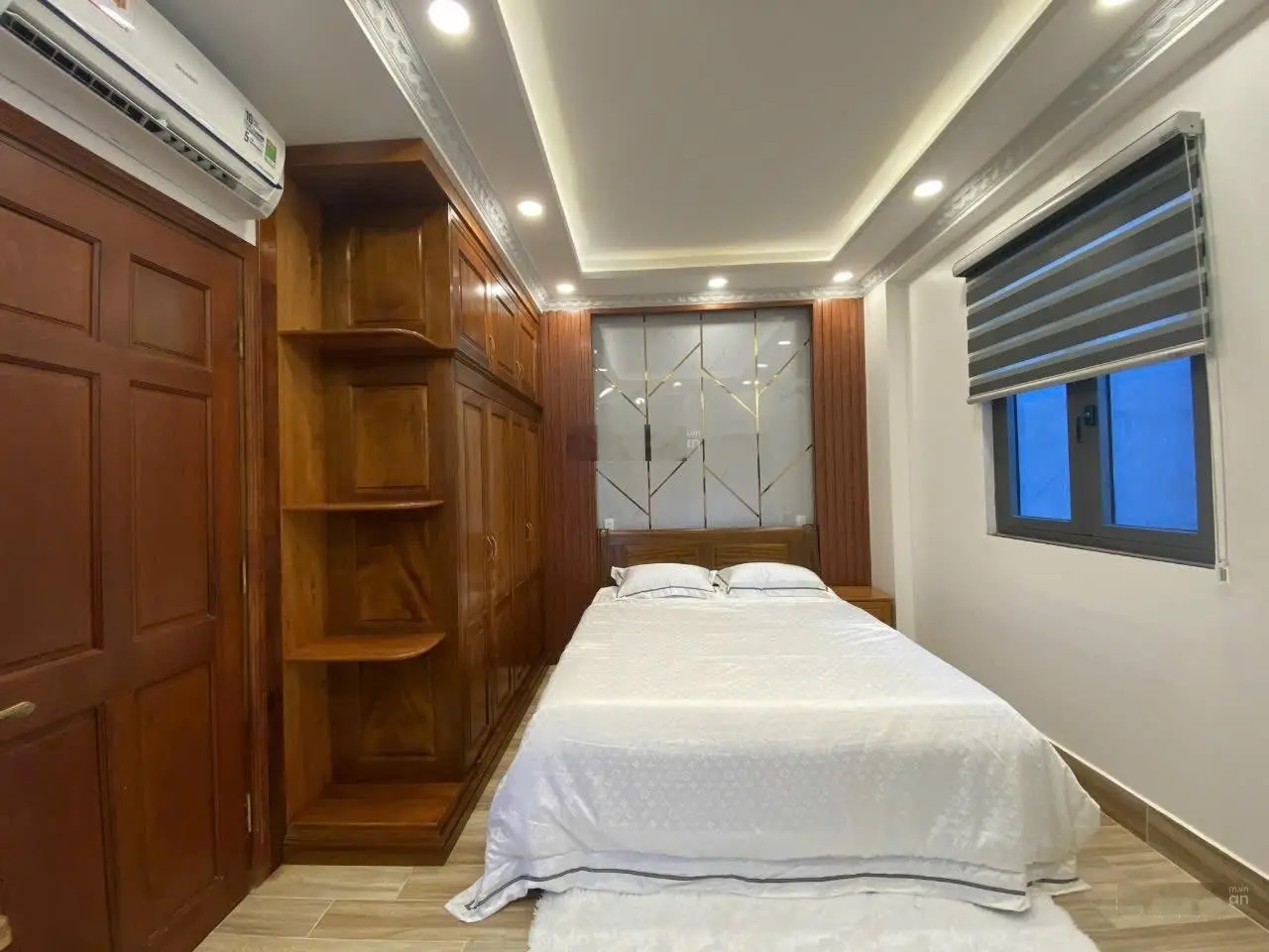 Căn gốc full nội thất gỗ tự nhiên trung tâm thị trấn