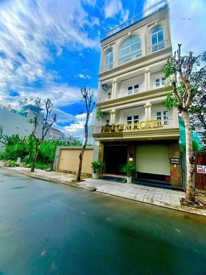 Bán khách sạn đẹp, mới nhất khu Công Ích Quận 7 TP HCM