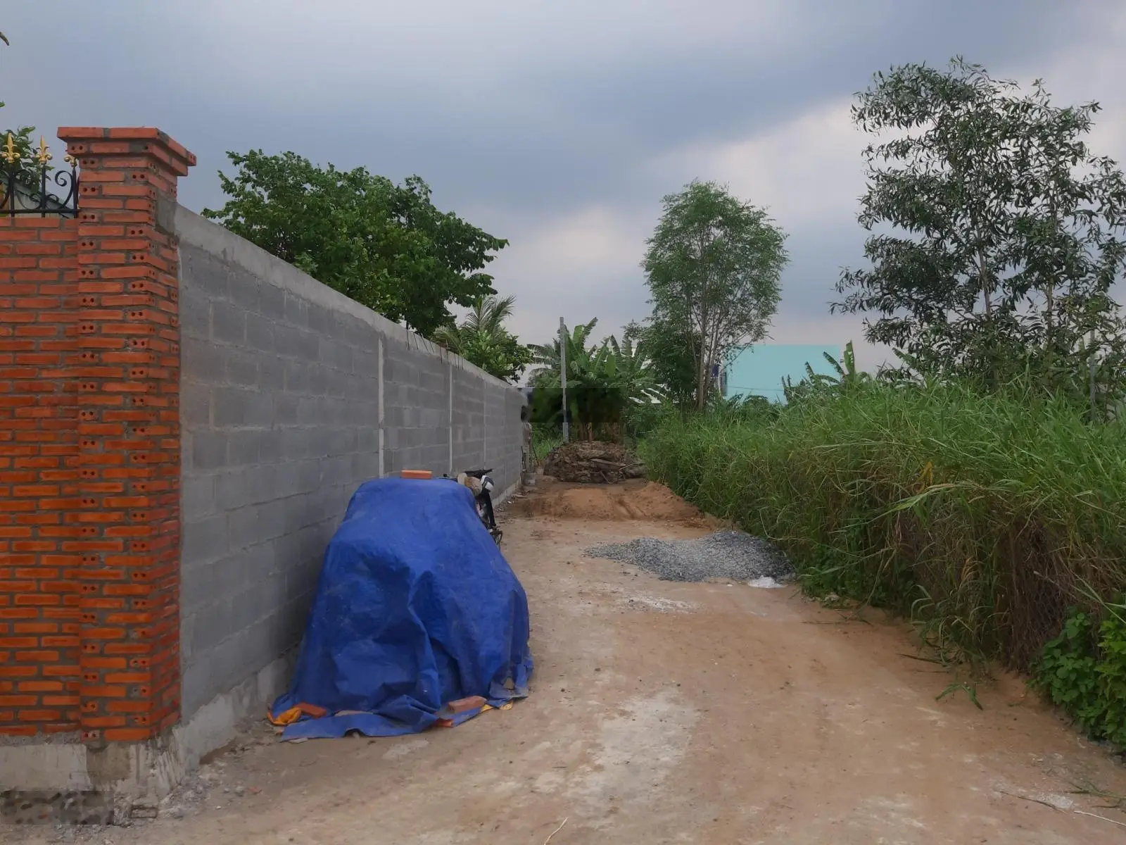 125m2 (8x15m) thị trấn Cần Giuộc, sổ hồng riêng, đường xe hơi, khu dân cư đông đúc giá rẻ hơn 1 tỷ